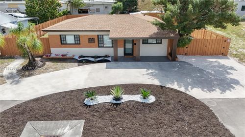 654 Nw 45th St, Oakland Park, FL, 33309-3945 | Card Image