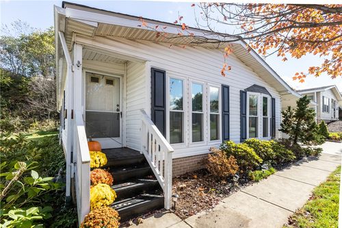 238 Rock Lake Dr, Zelienople, PA, 16063-8902 | Card Image