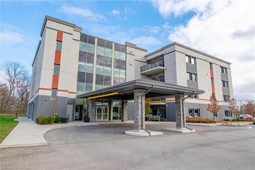 105-8 Centre St, Norwich, ON, N0J1P0 | Card Image