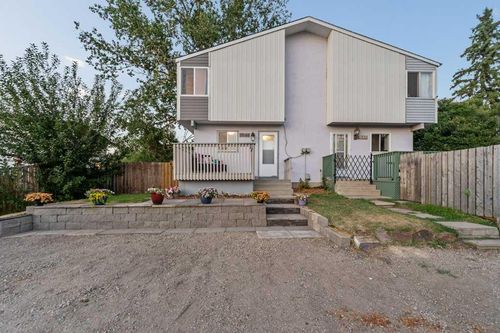 3046 32a Ave Se, Calgary, AB, T2B0J3 | Card Image
