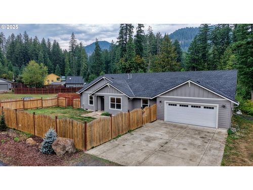 202 Edgewater Dr, Carson, WA, 98610-3391 | Card Image