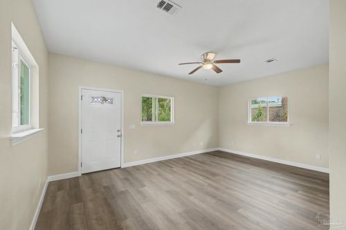 2303 N Spring St, Pensacola, FL, 32501 | Card Image