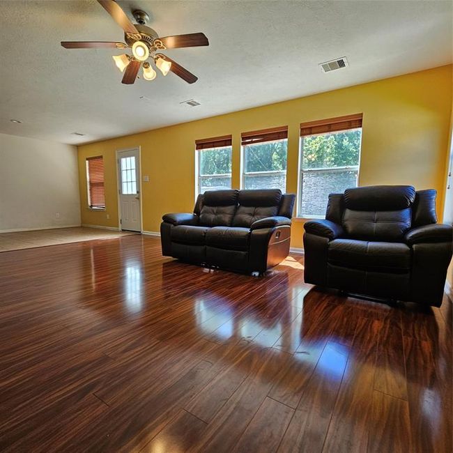 11727 Madison Oak St, House other with 3 bedrooms, 3 bathrooms and 2 parking in Houston TX | Image 7