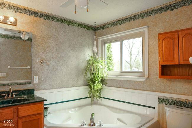 garden tub | Image 19