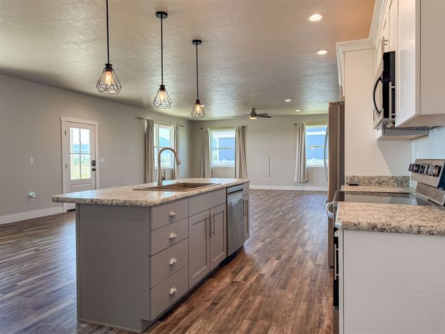 Open concept; living/dining/kitchen | Image 16