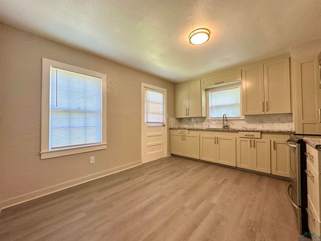 1407 E Us Highway 80, House other with 2 bedrooms, 1 bathrooms and null parking in White Oak TX | Image 11