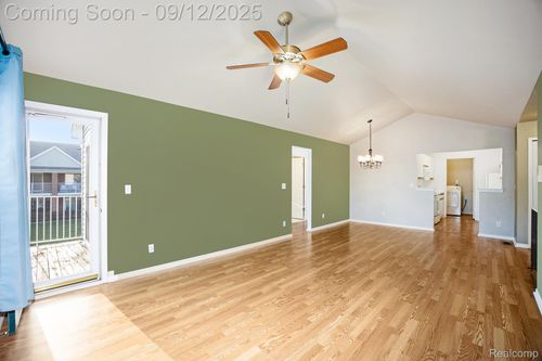 4165 Berkshire Dr, Sterling Heights, MI, 48314-1231 | Card Image