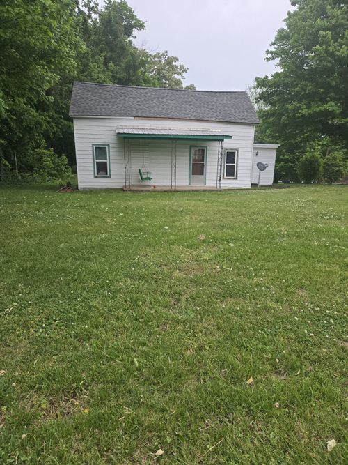995 Railroad St, Burns, TN, 37029-6014 | Card Image