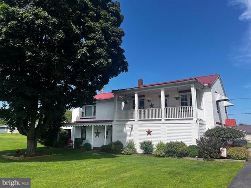 24 Laurel St, LEWISTOWN, PA, 17044-1113 | Card Image