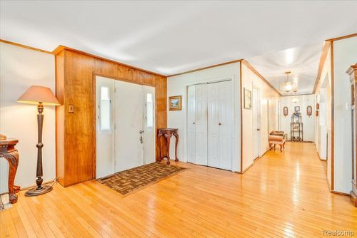 11200 Wahrman St, Romulus, MI, 48174-3815 | Card Image