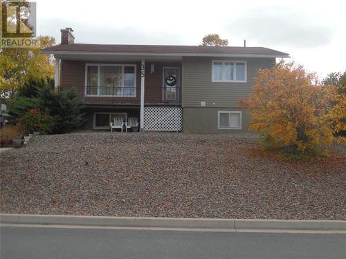 35 Prince St, Clarenville, NL, A5A1W4 | Card Image