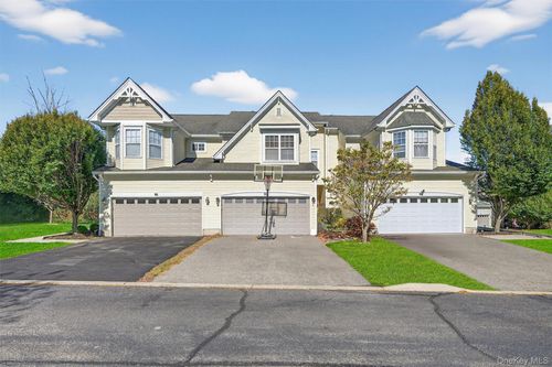 23 Avoncroft Ln, Middletown, NY, 10940-5078 | Card Image
