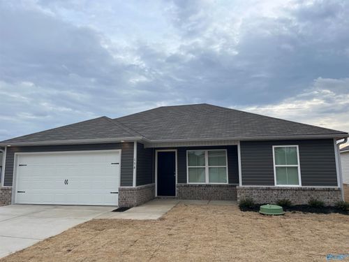 154 Olde Hearth Rd, New Market, AL, 35761-2600 | Card Image