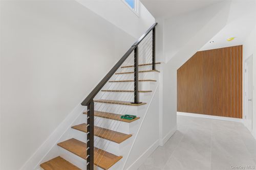 new-31 Kent Rd, Island Park, NY, 11558-1405 | Card Image