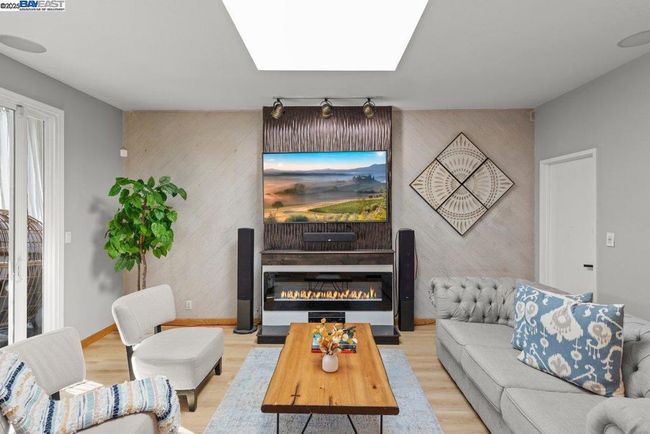 9797 Davona Dr, House other with 4 bedrooms, 2 bathrooms and 2 parking in San Ramon CA | Image 5