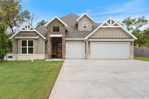 811 N Mount Olive St, Siloam Springs, AR, 72761-2469 | Card Image