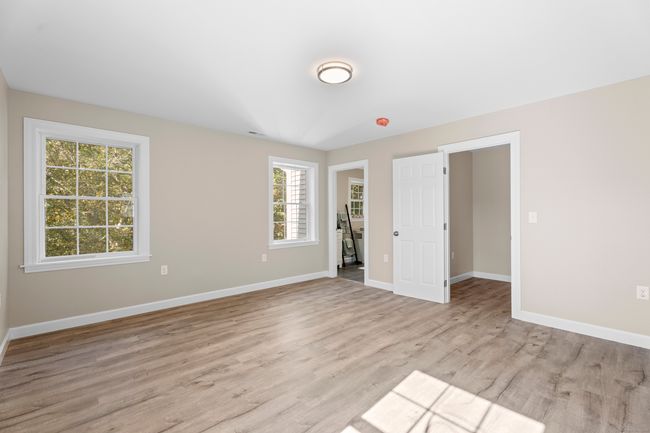 Master bedroom ensuite upper level | Image 10