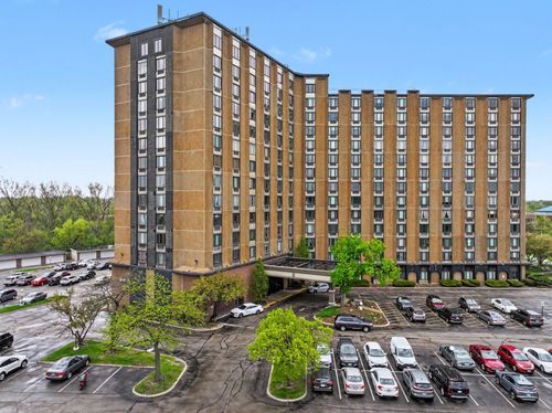 1105-1 Renaissance Pl, Palatine, IL, 60067-3640 | Card Image