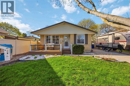 574 Nassau Cres, Sarnia, ON, N7S4H9 | Card Image
