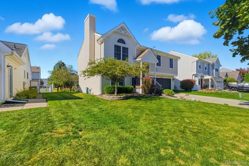 484 Waterbury Ct, Belleville, MI, 48111-4928 | Card Image
