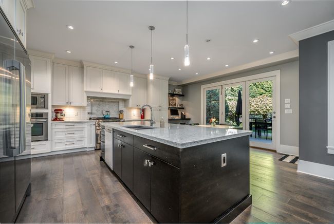 1138 Ridgewood Drive, House other with 6 bedrooms, 5 bathrooms and 4 parking in North Vancouver BC | Image 7