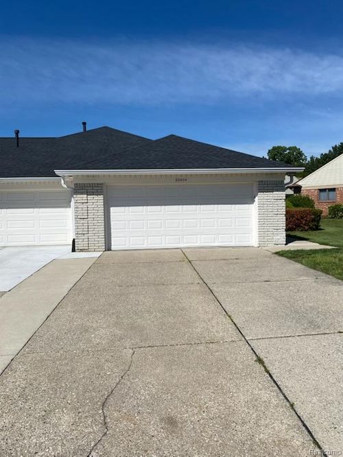 20404 Birch Meadow Dr, Clinton Township, MI, 48036-1902 | Card Image