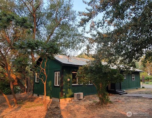 133 Woodhouse Loop, Ellensburg, WA, 98926-8493 | Card Image