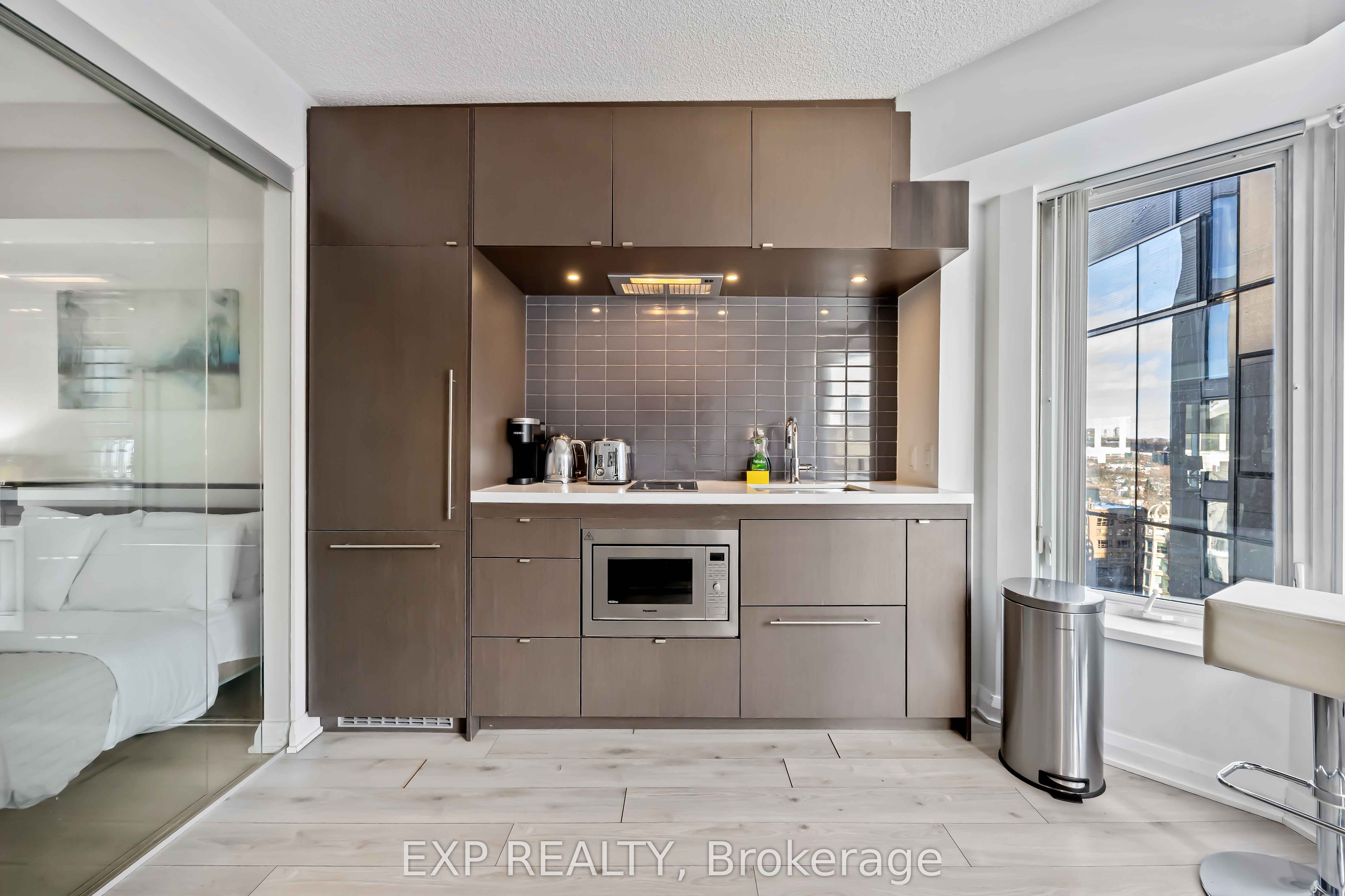 Residential in Toronto C02