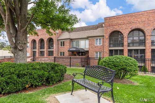 apt-302-14300 Conway Meadows Ct E, Chesterfield, MO, 63017-9611 | Card Image