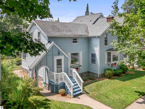 110 Leelanau Avenue, Frankfort, MI, 49635 | Card Image