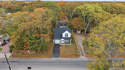 27 Pinewood Dr, Shirley, NY, 11967-4015 | Card Image