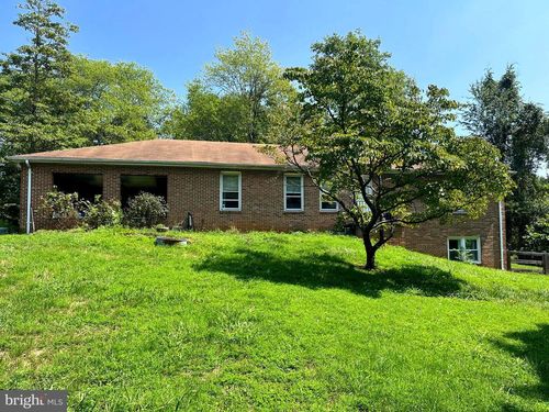 174 Aileen Rd, FLINT HILL, VA, 22627-1802 | Card Image