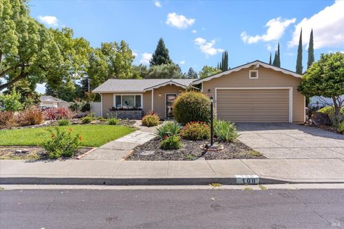 100 Rainier Cir, Vacaville, CA, 95687-3310 | Card Image