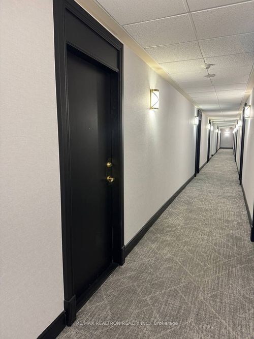 lph01-185 Oneida Cres, Richmond Hill, ON, L4B0B1 | Card Image