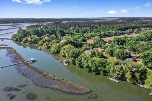 6195 Ranch Rd, Wadmalaw Island, SC, 29487-6919 | Card Image