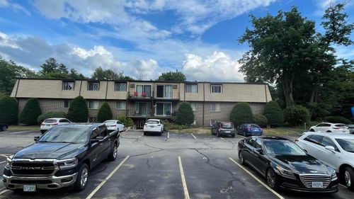 unit-19-2 Silvestri Cir, Derry, NH, 03038-1321 | Card Image