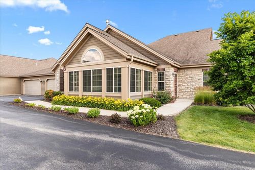 2504966 William Dr, Pewaukee, WI, 53072-1362 | Card Image