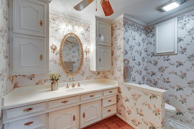 Spacious hall bathroom | Image 20