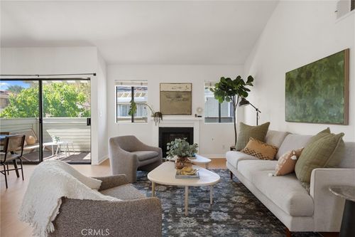 5-22133 Burbank Blvd #5 Avenue, Woodland Hills, CA, 91367 | Card Image