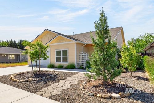 2033 Westview Dr, Moscow, ID, 83843-9674 | Card Image