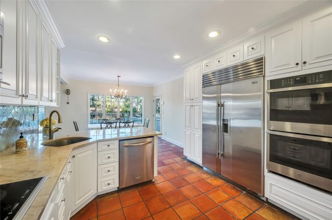 Updated Eat-in kitchen | Image 6