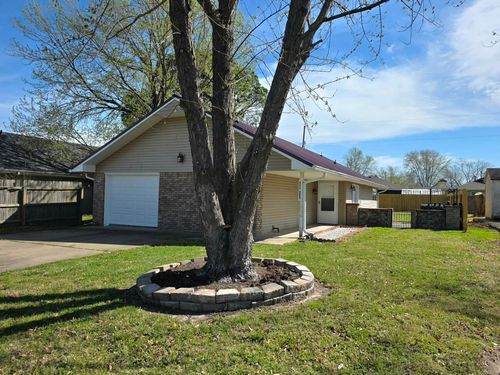 2226 N Elm Street, Miami, OK, 74354 | Card Image