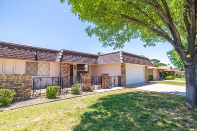 9613 W Shasta Drive, Home with 2 bedrooms, 2 bathrooms and null parking in Sun City AZ | Image 2