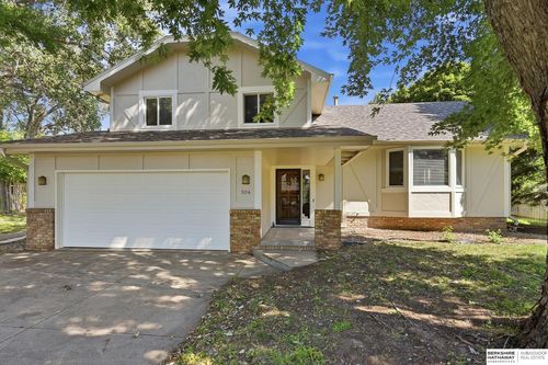 504 Winchester Cir, Papillion, NE, 68046-6041 | Card Image