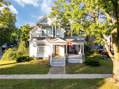 116 Goderich St W, House other with 5 bedrooms, 3 bathrooms and 3 parking in Seaforth ON | Image 1