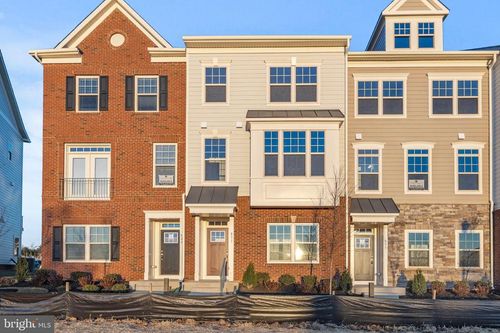 831 Sawback Sq Ne, LEESBURG, VA, 20176-4130 | Card Image