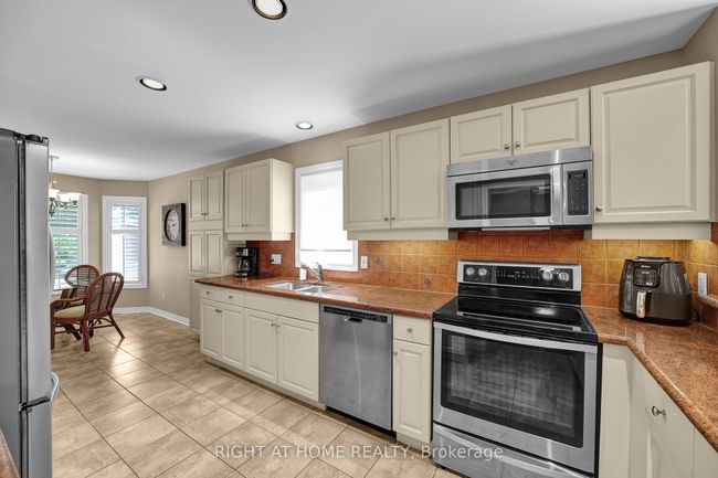 39 Via Amici, Condo with 3 bedrooms, 4 bathrooms and 2 parking in Alliston ON | Image 12