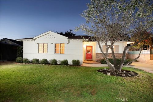 7861 Cora St, Sunland, CA, 91040-3305 | Card Image