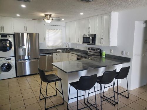 1020 70th St N, ST PETERSBURG, FL, 33710-6165 | Card Image