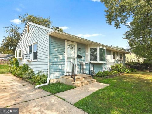19 Estate Rd, LUMBERTON, NJ, 08048-3054 | Card Image